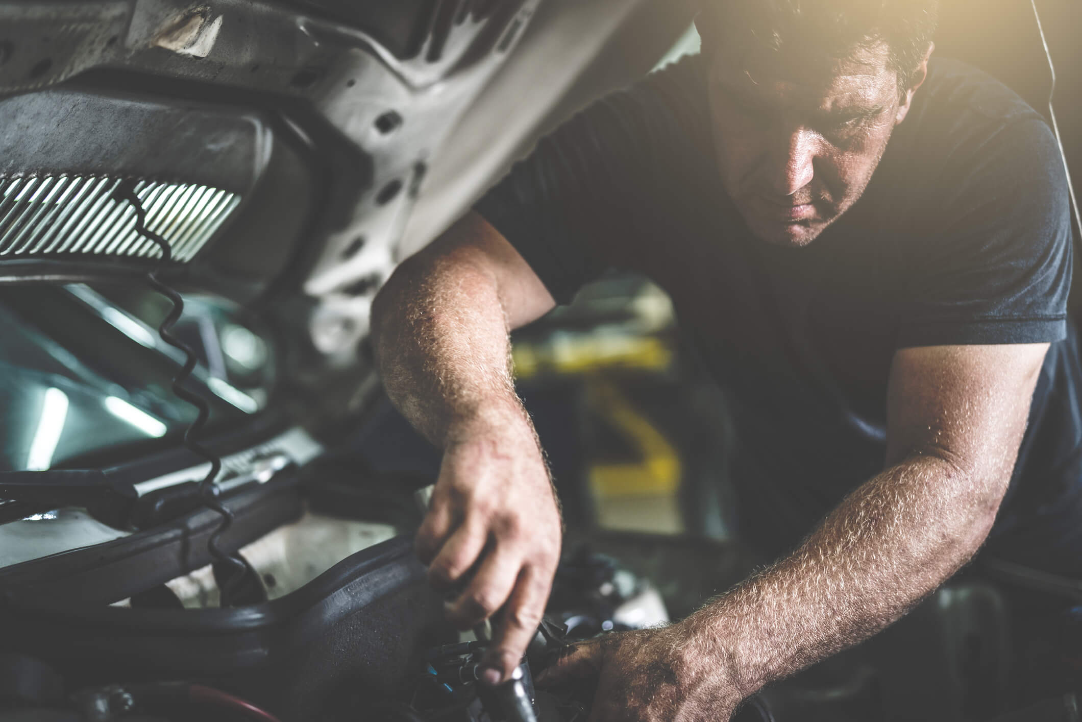 Manutenção de carro por conta própria: o que consigo fazer sozinho?