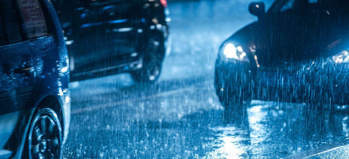 7 cuidados com o carro em épocas de chuva forte
