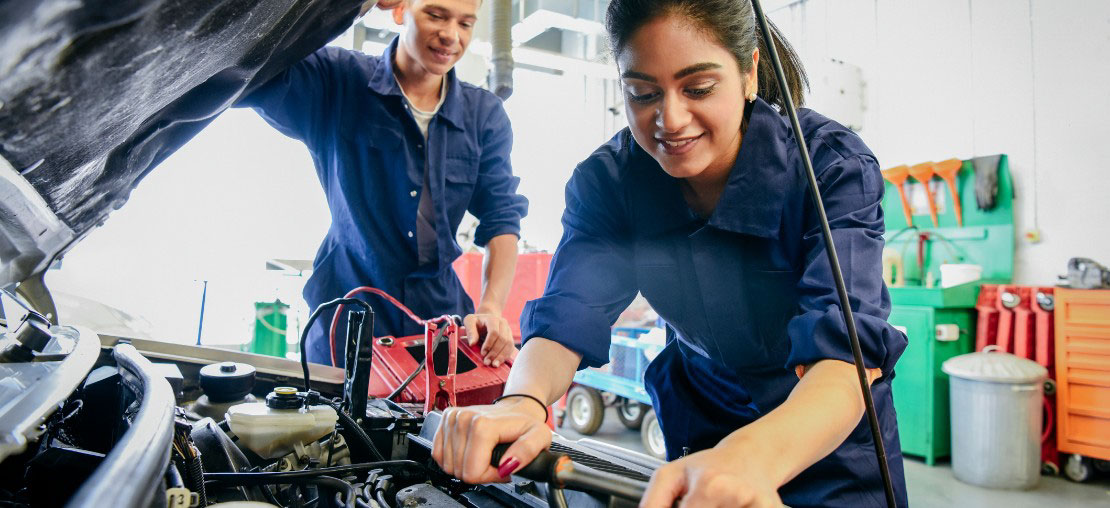 Mulher mecânica: a história de quem está transformando esse mercado