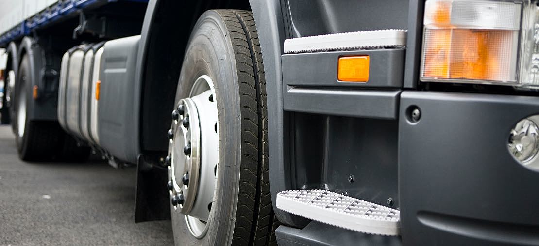 Entenda quais são os tipos de pneu de caminhão e como escolher!