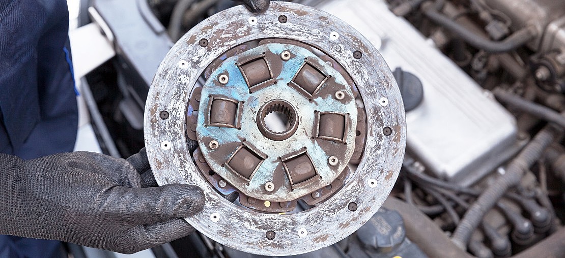 Troca de embreagem: confira um guia completo sobre o assunto