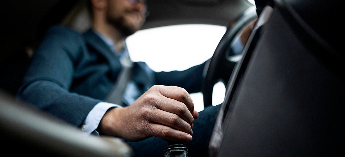 Veja quais os perigos de andar com o carro na "banguela"