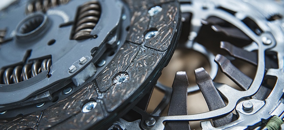 Por que e como escolher o revestimento de embreagem de caminhões?