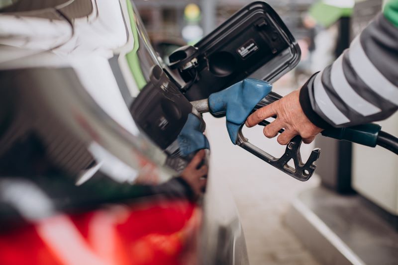 Carro gastando muito combustível: 5 motivos que podem aumentar o consumo