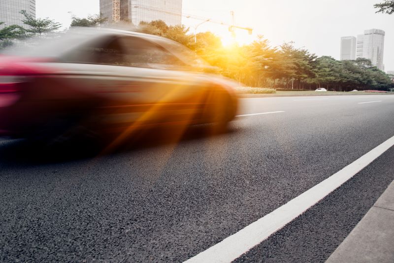 Carro vibrando ao frear pode ser sinal de problema? Entenda as causas