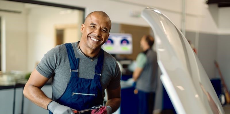 Quanto custa um curso de mecânica automotiva? Guia de preços para donos de oficina