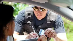 Escapamento esportivo é permitido por lei?