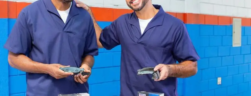 Saiba como escolher um bom uniforme para oficina mecânica